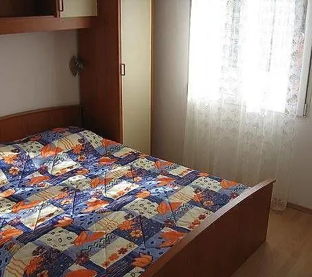 Apartment Ferri-certi?