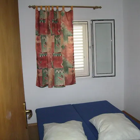 Ferri-certi? Apartment